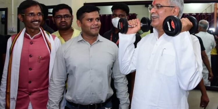 सीएम बघेल के निर्देशन पर, कुम्हारी नगर पालिका ने शुरु किया अत्याधुनिक जिम का संचालन, जुट रही युवाओं की भीड़