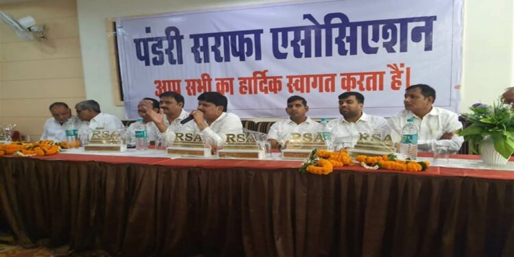 “रायपुर सराफा एसोसिएशन के नवनिर्वाचित सदस्यों का सम्मान…”