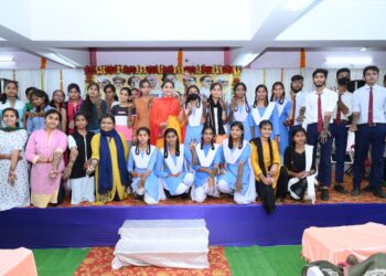 “भारत सरकार के सूचना एवं प्रसारण मंत्रालय के केंद्रीय संचार ब्यूरो रायपुर द्वारा मल्टी मीडिया चित्र प्रदर्शनी का समापन….”