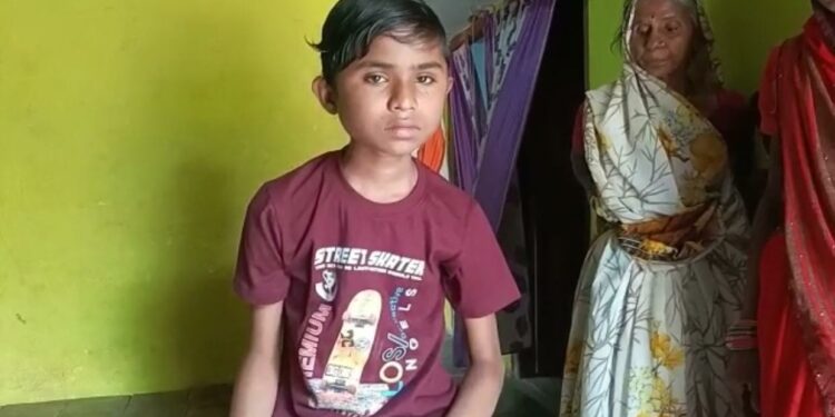 Gariaband breaking : अपने मासूम बच्चे के इलाज के लिए परिवार ने सरकार से लगाई मदद की गुहार। जाने किन दिक्कतों से गुज़र रहा मासूम डेनिस साहू