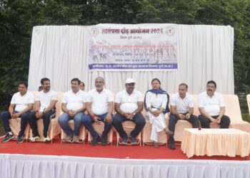 स्वतंत्रता दौड़ में दौड़े विधायक अधिकारी और खिलाड़ी