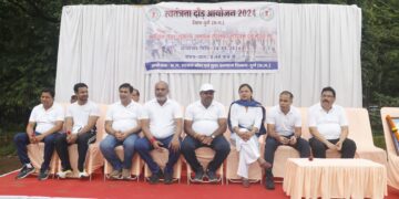 स्वतंत्रता दौड़ में दौड़े विधायक अधिकारी और खिलाड़ी