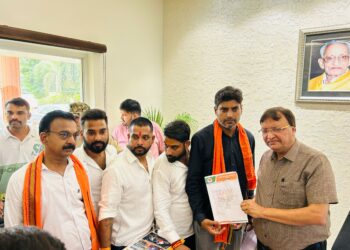 रूंगटा महाविद्यालय में चल रही नॉन अटेंडिंग अवैध वसूली, प्रबंधन के खिलाफ छात्रों ने खोला मोर्चा