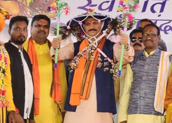 यादव समाज के शोभायात्रा में पहुंचे स्वास्थ्य मंत्री