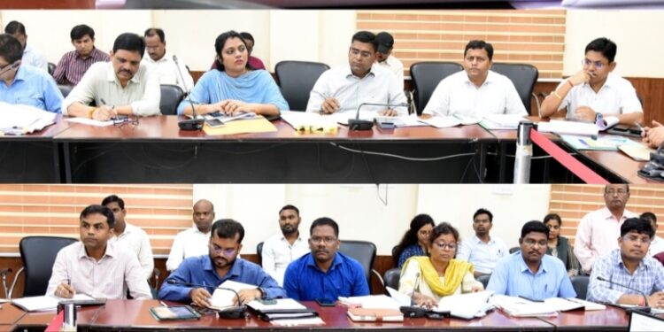 बैराजों से छोड़ा गया लगभग 2 लाख क्यूसेक से भी ज़्यादा पानी, बाढ़ में फंसे 46 ग्रामीणों को बचाया SDRF की टीम ने, प्रशासन अलर्ट