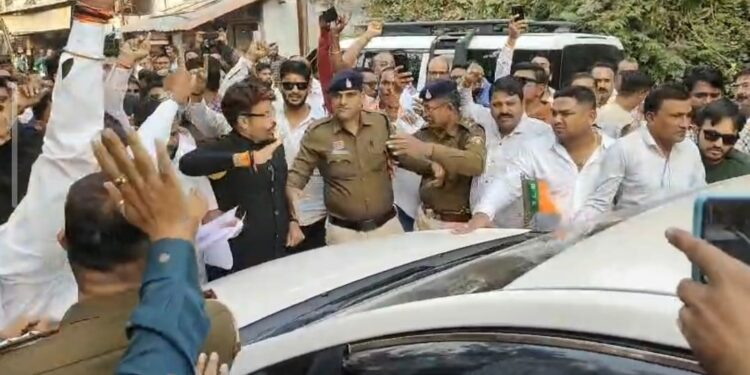 प्रॉपर्टी डीलरों ने रोका प्रदेश अध्यक्ष का काफिला