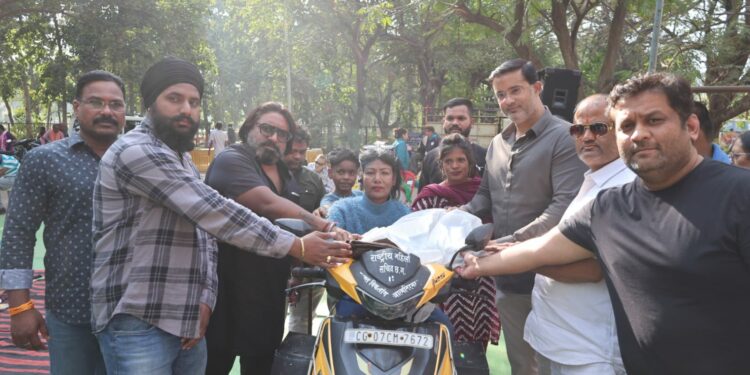 दिव्यांग जनों से मिले HTC अध्यक्ष सरल स्वभाव ने जीता मन साझा किया खुशियों भरा पल