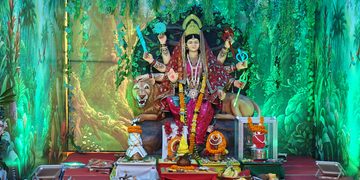 प्रगति नगर में मां दुर्गा की प्रतिमा स्थापित, षष्ठी पर भोग-भंडारा